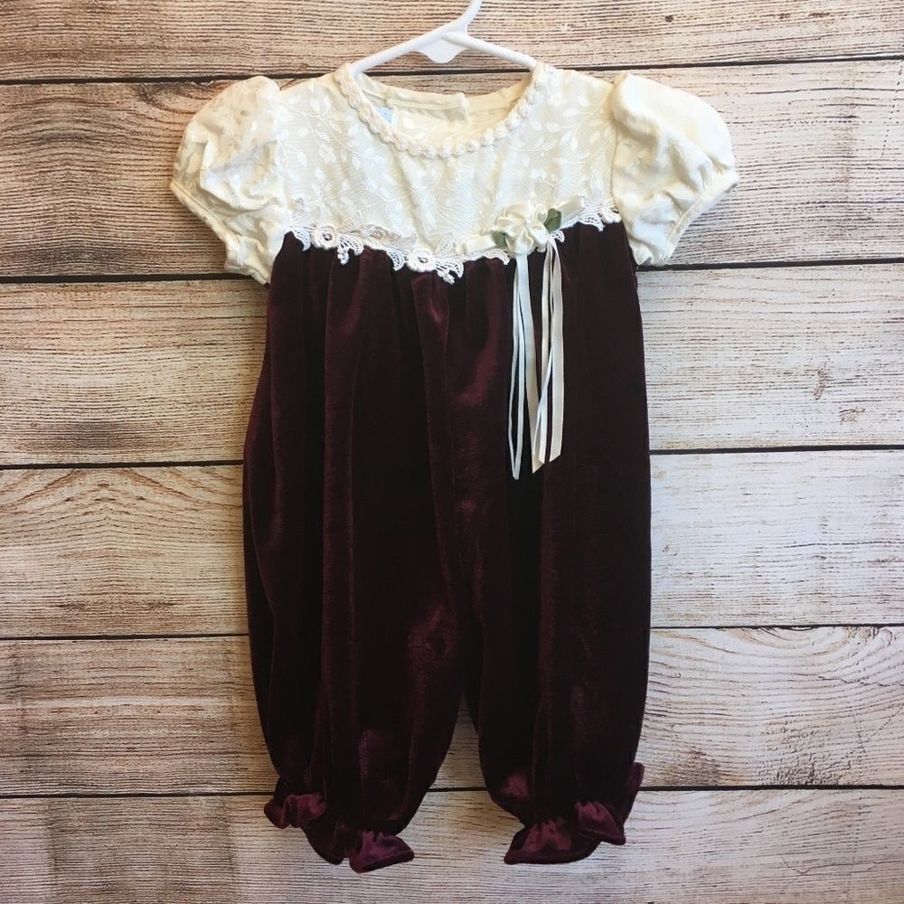 VINTAGE JESSICA ANN VELVET ROMPER‎